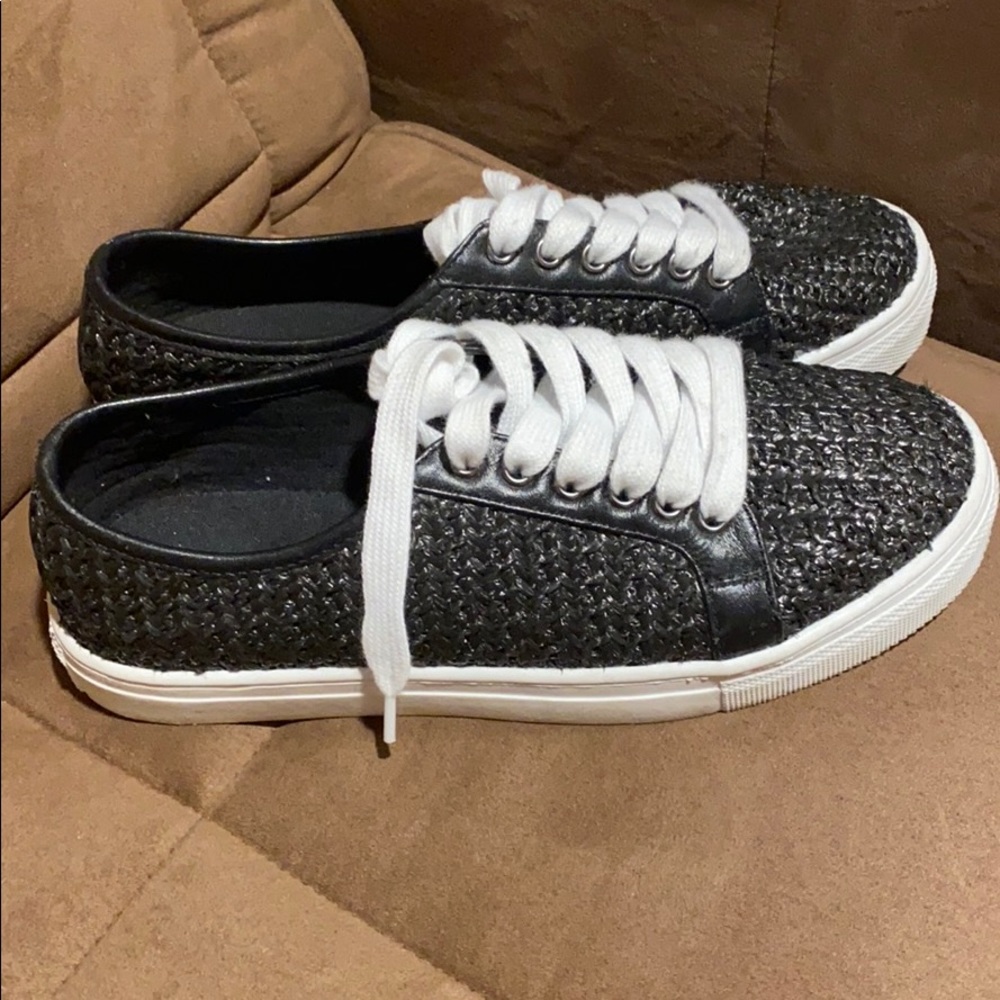 TAHARI sneakers - Picture 1 of 2